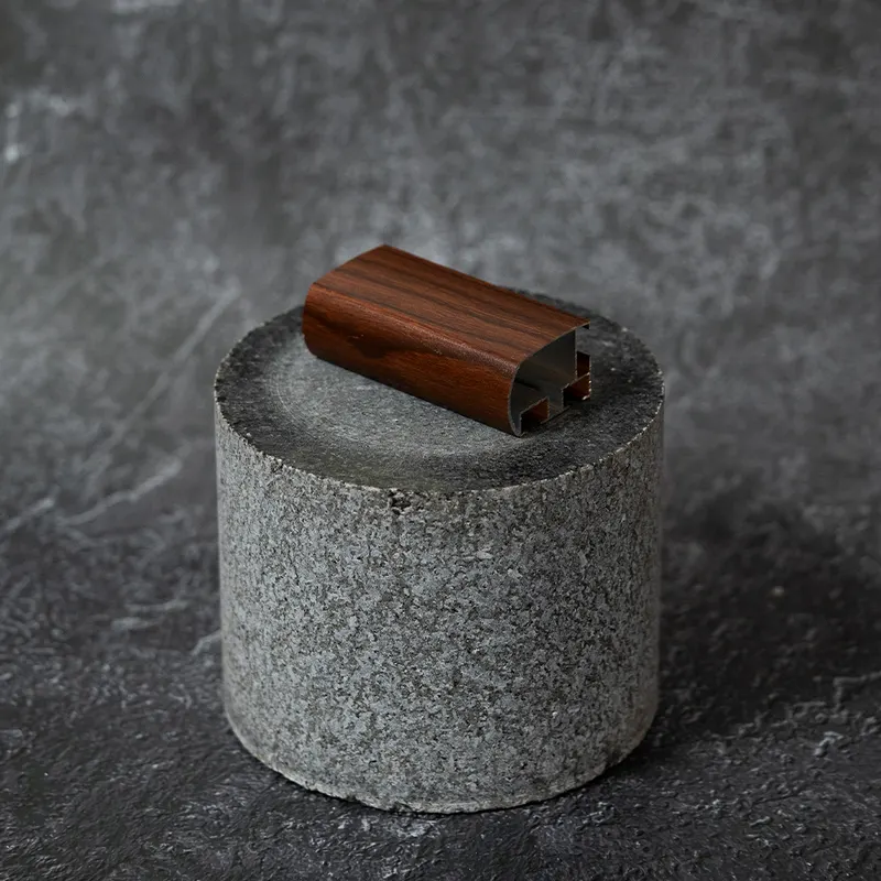 Karniša – G-10